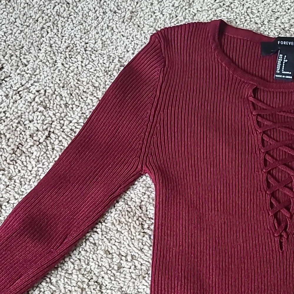 Fitted Ribbed Cropped Sweater